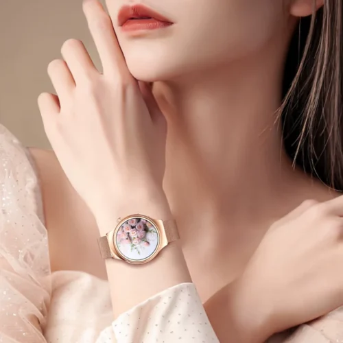 Zegarek Kardiowatch Aria prezentowany na nadgarstku kobiety